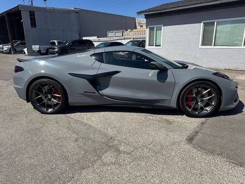 Used 2024 Chevrolet Corvette Z06 RWD image 3