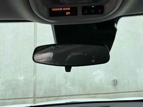 Used 2025 Chevrolet Trax LT image 17