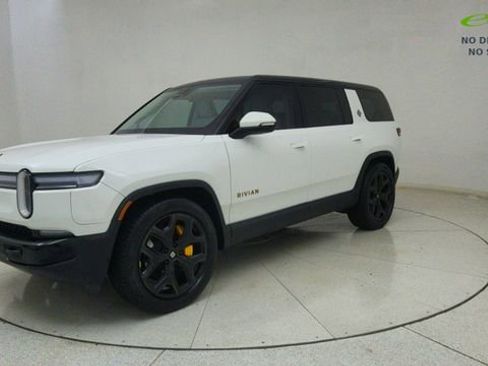 Used 2025 Rivian R1S Premium AWD/4WD image 71