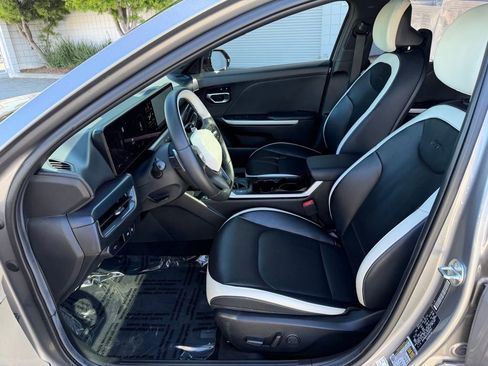 Used 2025 Kia K4 GT-Line w/ GT-Line Premium Package image 16