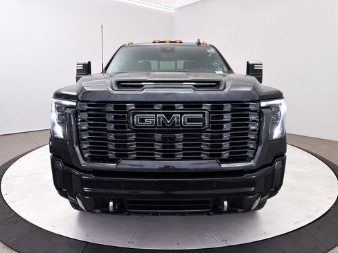 Used 2024 GMC Sierra 3500 Denali Ultimate AWD/4WD image 15