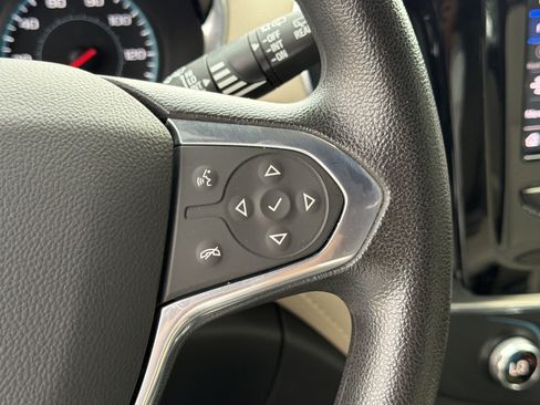 Used 2022 Chevrolet Traverse LS FWD image 26
