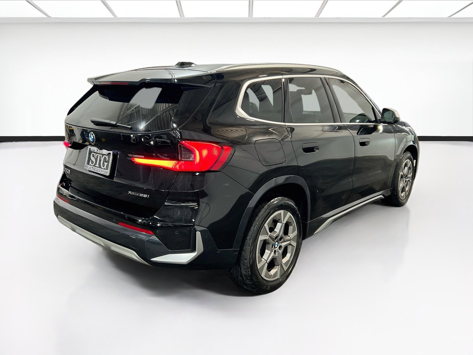 Used 2024 BMW X1 xDrive28i w/ Convenience Package AWD/4WD image 4