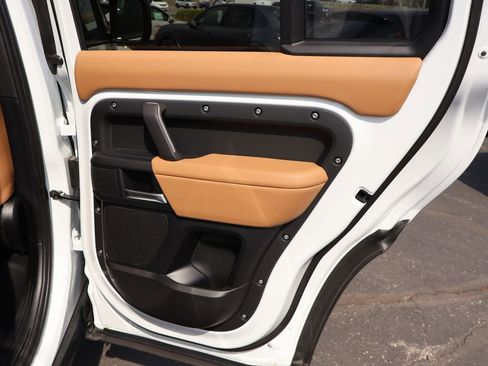 New 2026 Land Rover Defender 110 X-Dynamic SE AWD/4WD image 14