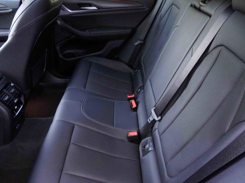 Used 2025 BMW X4 M40i image 37