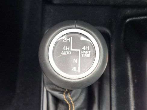 Used 2022 Jeep Wrangler Unlimited Sahara AWD/4WD image 27