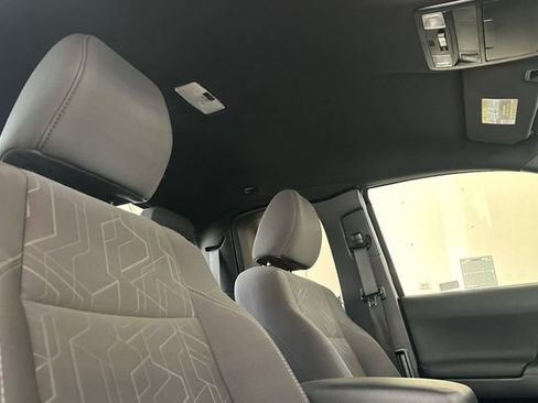 Used 2017 Toyota Tacoma TRD Sport image 17