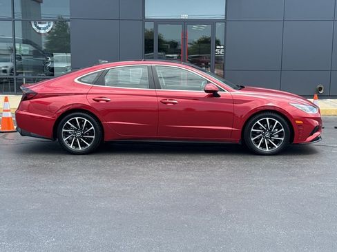 Used 2021 Hyundai Sonata Limited FWD image 2