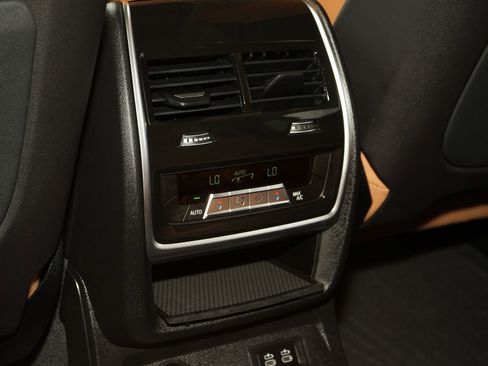 Used 2026 BMW X7 xDrive40i AWD/4WD image 21