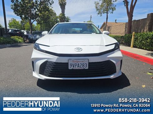 Used 2025 Toyota Camry LE w/ Convenience Package FWD image 1