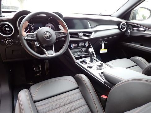 New 2025 Alfa Romeo Stelvio Sprint AWD/4WD image 13