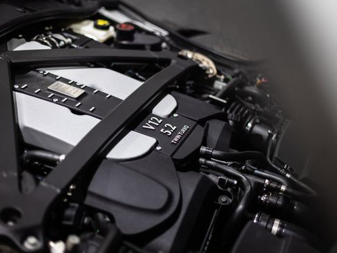 Used 2023 Aston Martin DBS Superleggera Volante image 40