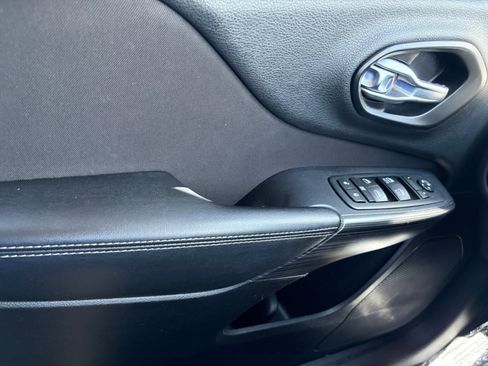 Used 2015 Jeep Cherokee Latitude image 14