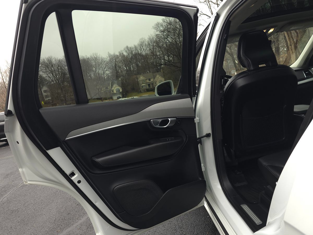 Used 2024 Volvo XC90 B5 Core w/ Climate Package AWD/4WD image 31