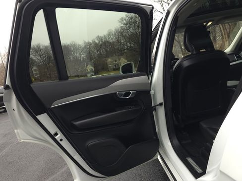 Used 2024 Volvo XC90 B5 Core w/ Climate Package image 31