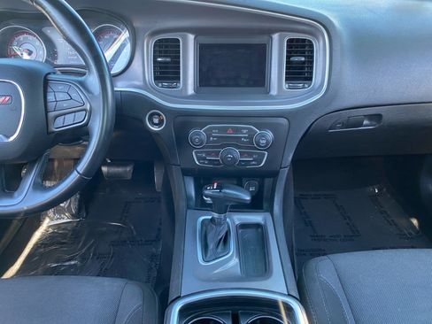 Used 2022 Dodge Charger SXT RWD image 11