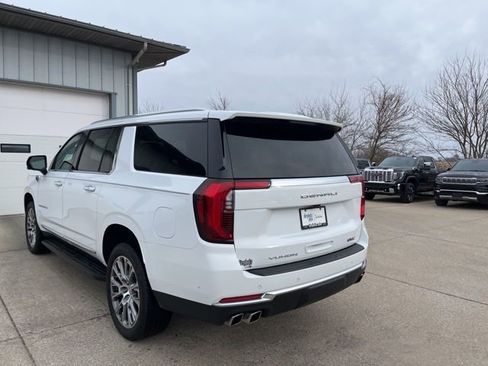 Used 2025 GMC Yukon XL Denali image 7