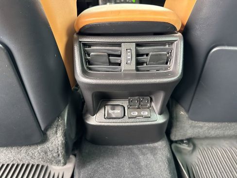 Used 2022 Lexus ES 300h Ultra Luxury w/ Accessory Package 2 FWD image 33