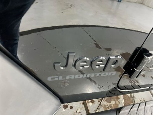 Used 2020 Jeep Gladiator Sport w/ Quick Order Package 24S image 26