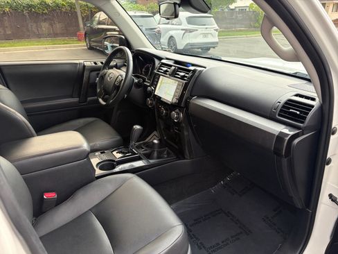 Used 2021 Toyota 4Runner Venture w/ Moonroof Package AWD/4WD image 29