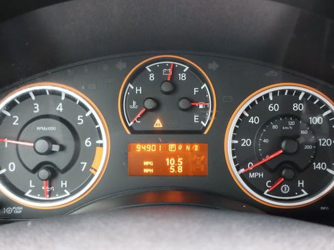 Used 2013 Nissan Titan SV w/ SV Value Truck Pkg image 33