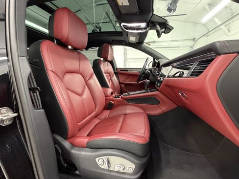 Certified 2023 Porsche Macan S AWD/4WD image 24