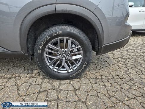 Used 2024 Nissan Rogue S AWD/4WD image 7