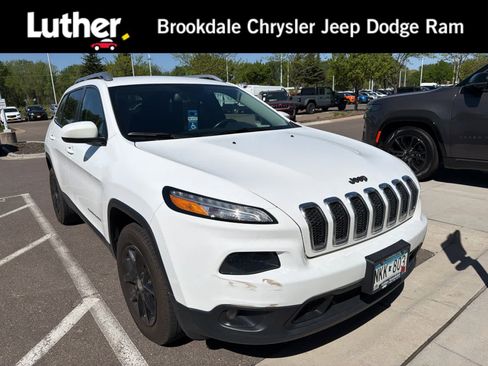 Used 2015 Jeep Cherokee Latitude w/ Cold Weather Group AWD/4WD image 1