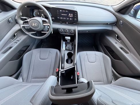 Certified 2024 Hyundai Elantra SE image 27