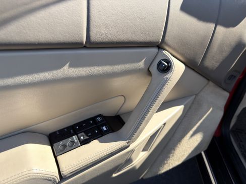 Used 1993 Cadillac Allante FWD image 16