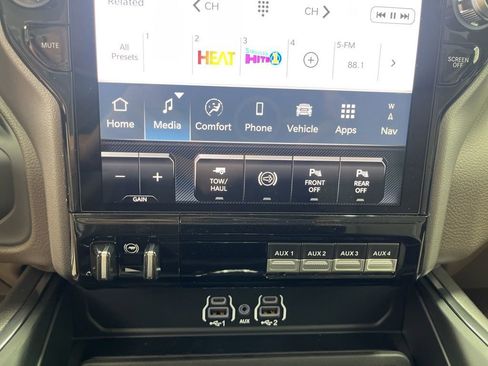 New 2026 RAM 2500 Laramie AWD/4WD image 14
