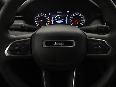 Used 2023 Jeep Compass Sport image 25