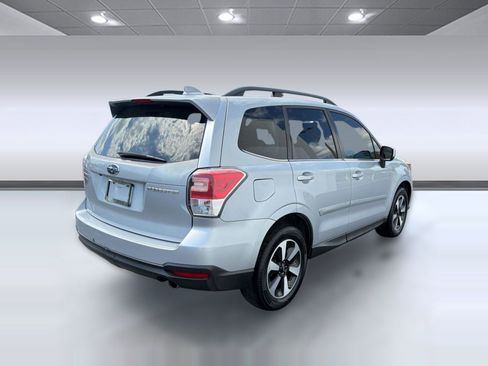 Used 2017 Subaru Forester 2.5i Limited AWD/4WD image 9
