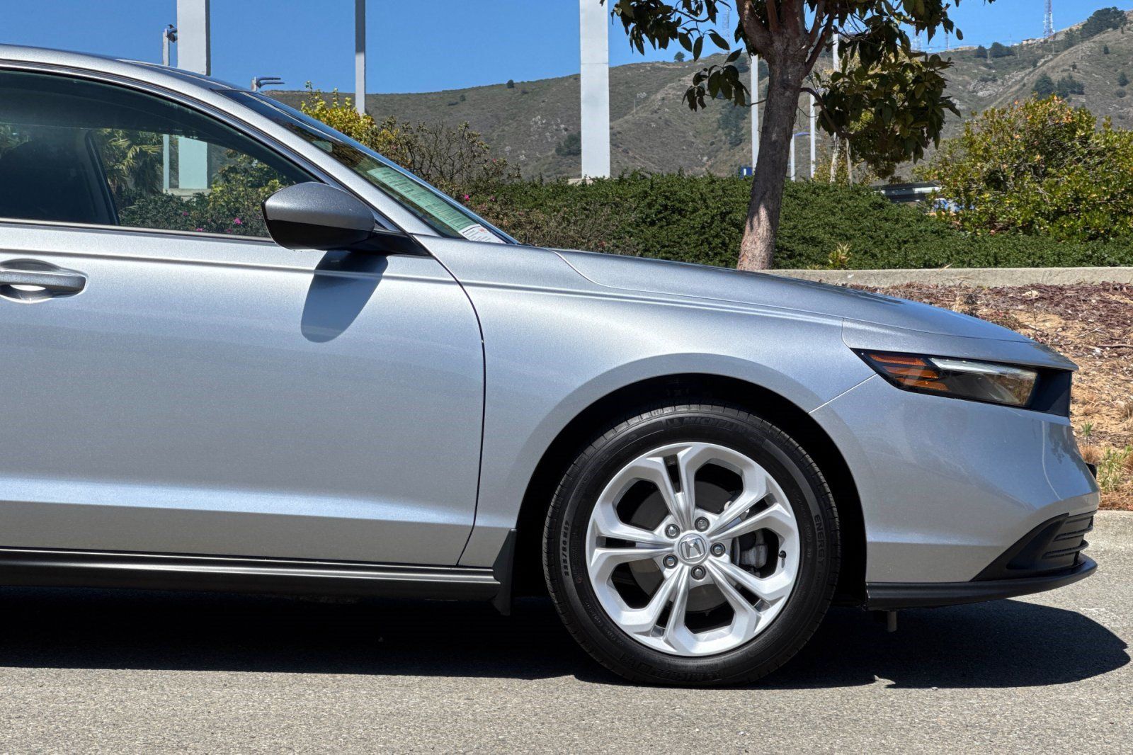 Certified 2025 Honda Accord LX image 33