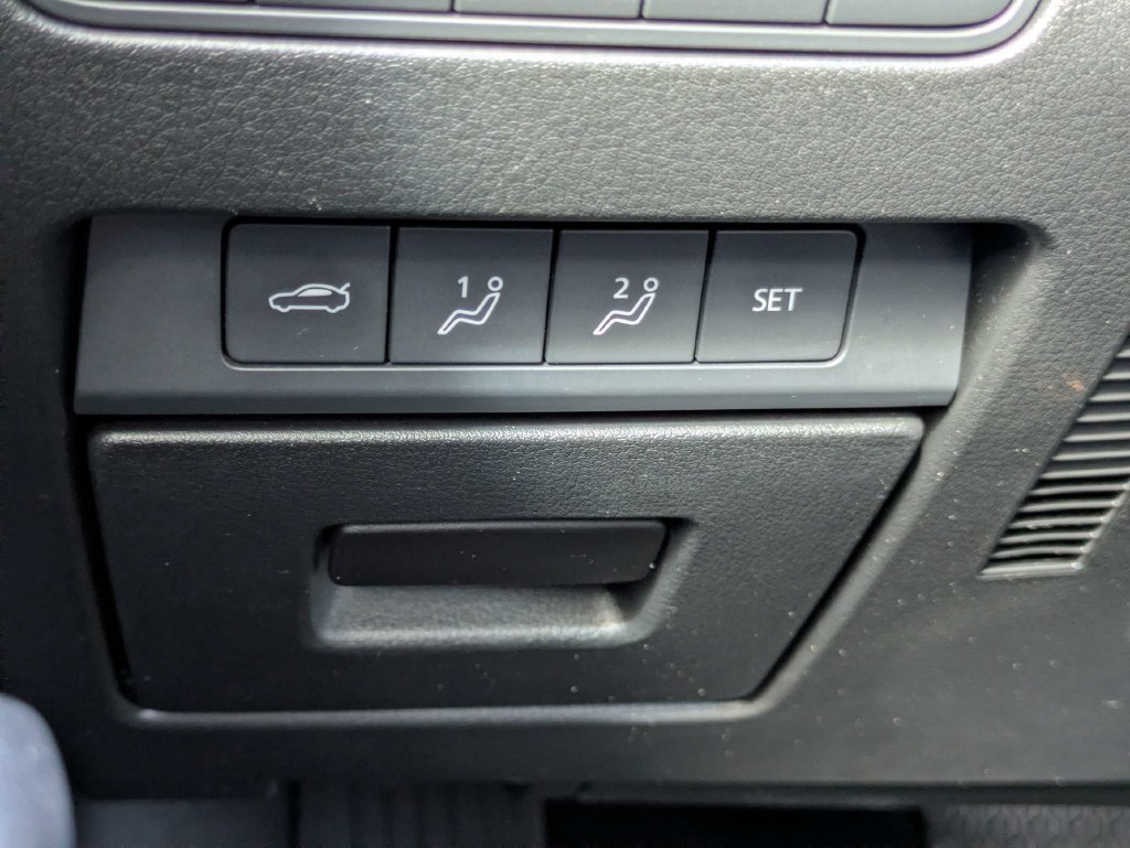 Used 2025 MAZDA MAZDA3 s FWD image 23