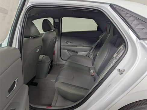 New 2025 Hyundai Elantra SE image 26