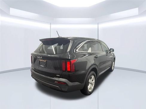 Certified 2023 Kia Sorento LX AWD/4WD image 6