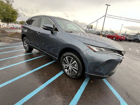 Used 2024 Toyota Venza LE image 7