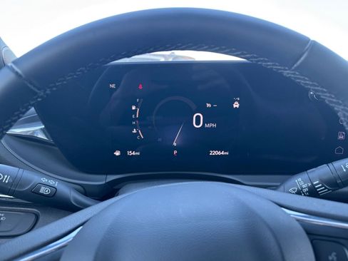 Used 2025 Buick Envista Sport Touring image 39