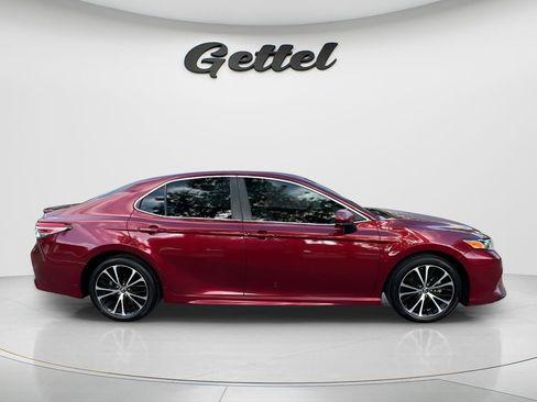 Used 2018 Toyota Camry SE FWD image 4