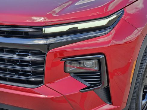 New 2027 Chevrolet Traverse LT w/ Midnight/Sport Edition FWD image 10