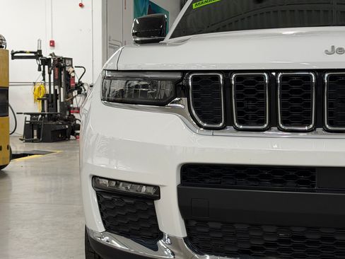 Used 2025 Jeep Grand Cherokee L Limited w/ Trailer Tow Package RWD image 11