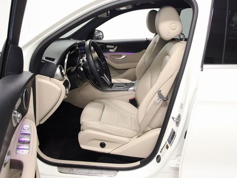 Used 2021 Mercedes-Benz GLC 300 4MATIC image 16
