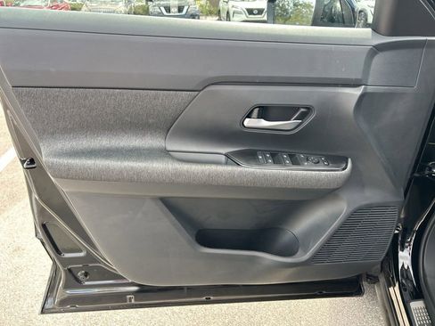New 2026 Nissan Kicks SV w/ SV Premium Package FWD image 17