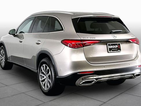 Used 2024 Mercedes-Benz GLC 300 4MATIC image 12