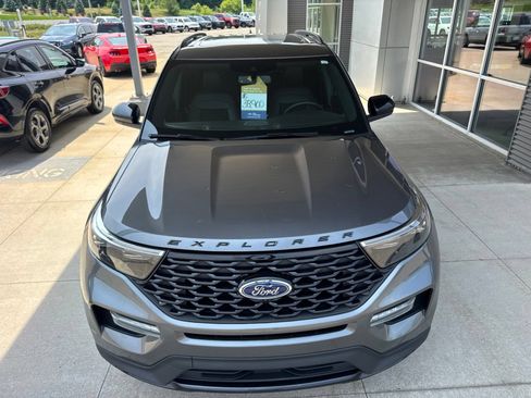 Certified 2024 Ford Explorer ST-Line w/ Class IV Trailer Tow Package AWD/4WD image 12