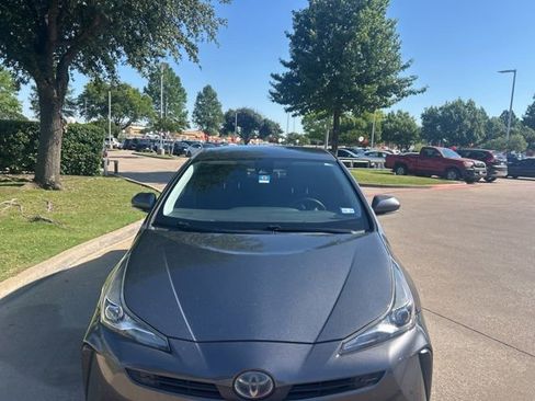 Used 2019 Toyota Prius LE FWD image 5
