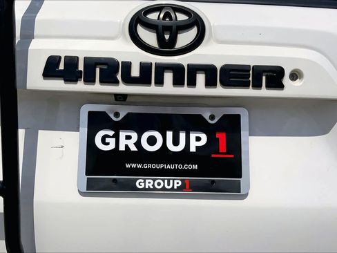 Used 2018 Toyota 4Runner SR5 RWD image 10