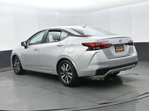 Used 2025 Nissan Versa SV FWD image 9