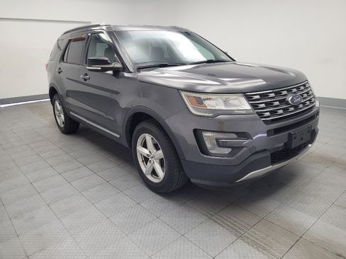 Used 2016 Ford Explorer XLT w/ Equipment Group 202A AWD/4WD image 13